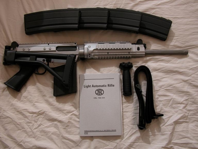 Модификация винтовки FN FAL, выпускаемая в Бразилии