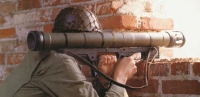 Германский солдат с противотанковым гранатометом Armbrust