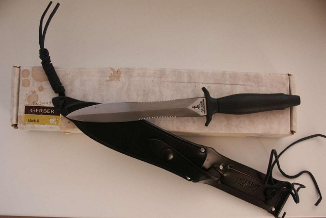 Боевой нож Gerber Mark II и ножны к нему