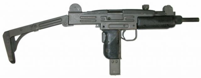 Пистолет-пулемет UZI с металлическим прикладом