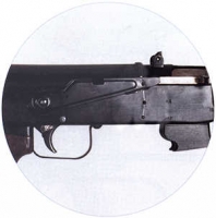 Вид на предохранитель-переводчик огня пистолета-пулемета Калашникова обр. 1947 года