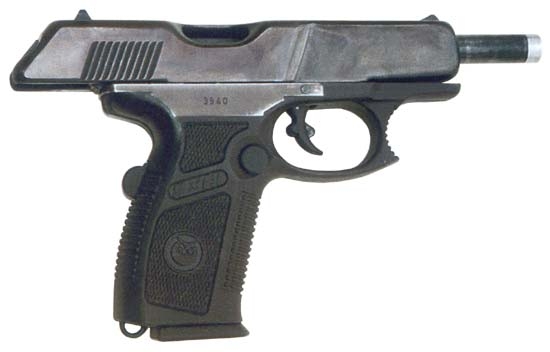 Пистолет 6П35 (Климовск), затвор установлен на затворную задержку