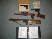 Некоторые представители семейства Gyrojet – два пистолета, карабин и винтовка