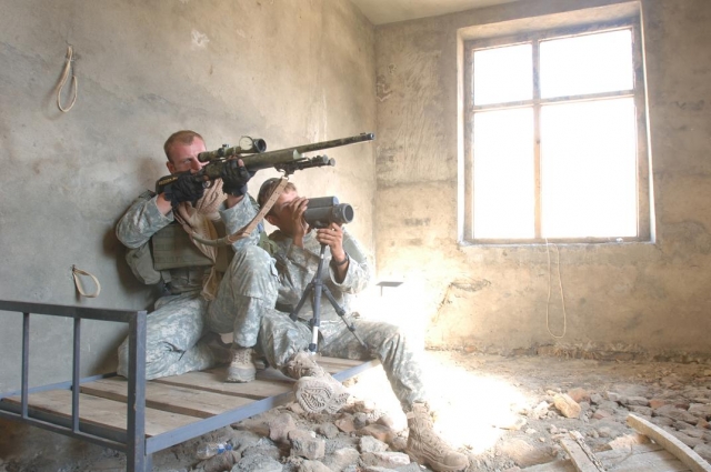 Снайпер армии США с винтовкой M24