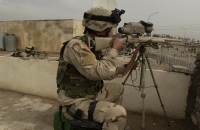 Снайпер армии США с винтовкой M24 в Ираке, 2004 год