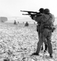 Солдаты армии США с винтовками M1 Garand, 1944 год
