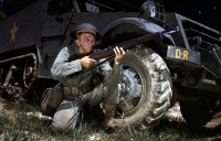 Пехотинец армии США с M1 Garand, Форт Нокс, 1942 год